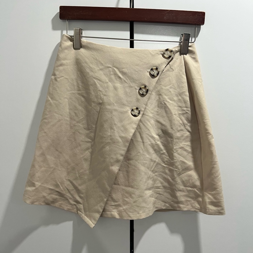 Tan mini skirt with buttons